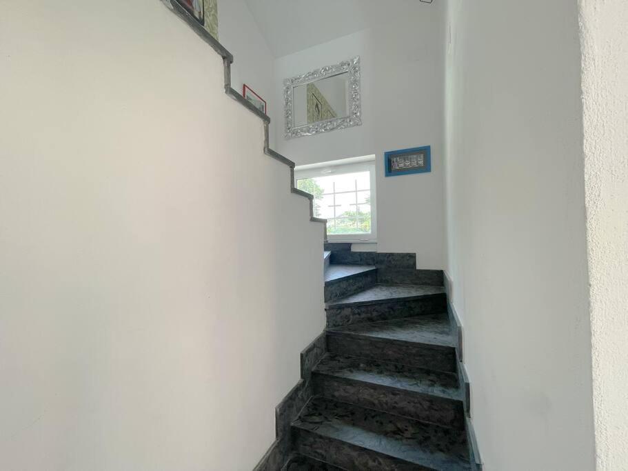 Elegante Appartamento 100 Mq Parcheggio - Wi Fi Savona Exteriér fotografie